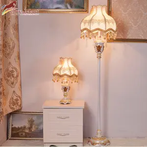 đèn cây đứng trang trí